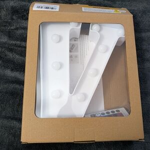 NIB White Light-Up Letter V Marquee Sign With Remote NWT Room Decor Home Teen